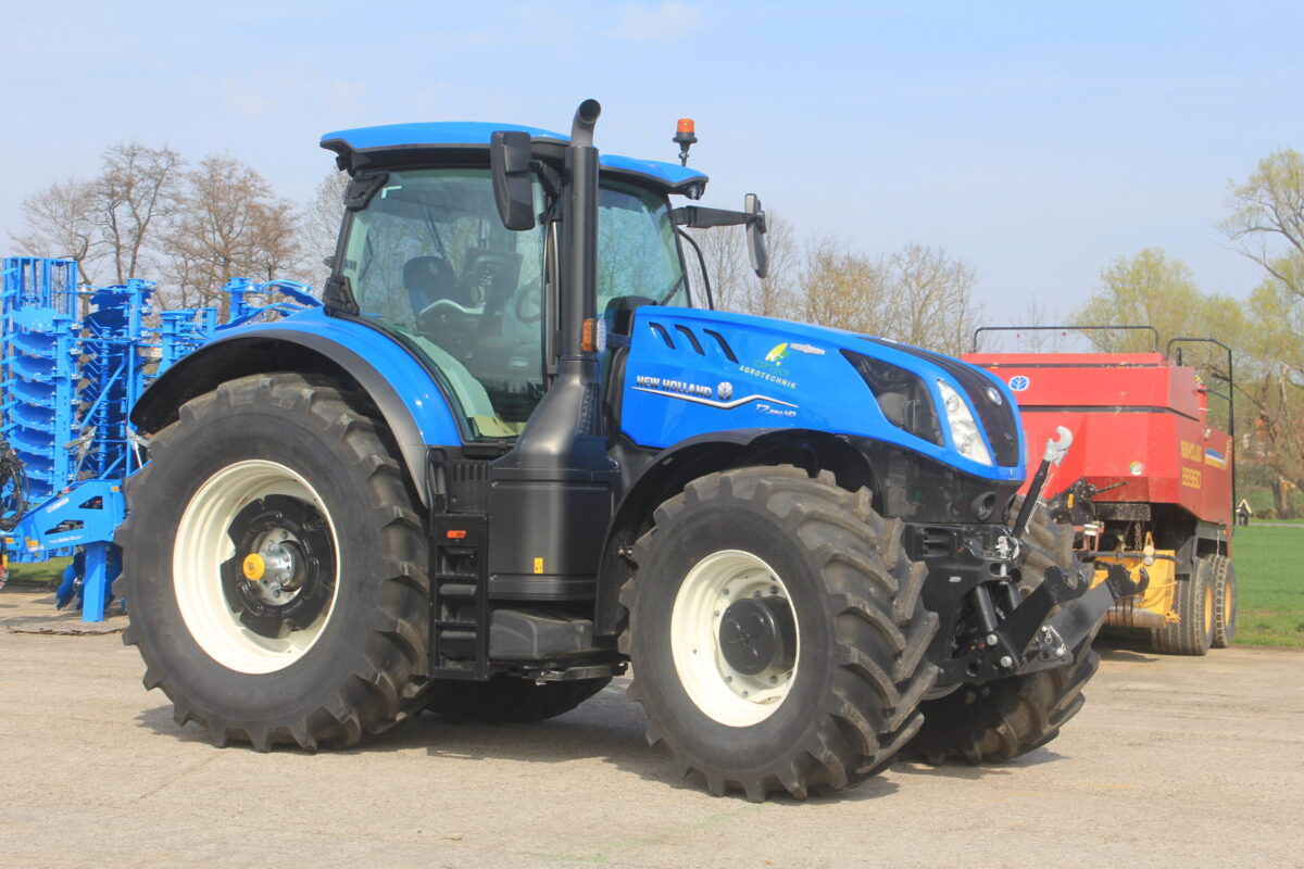 modrý traktor New Holland T7.290 HD