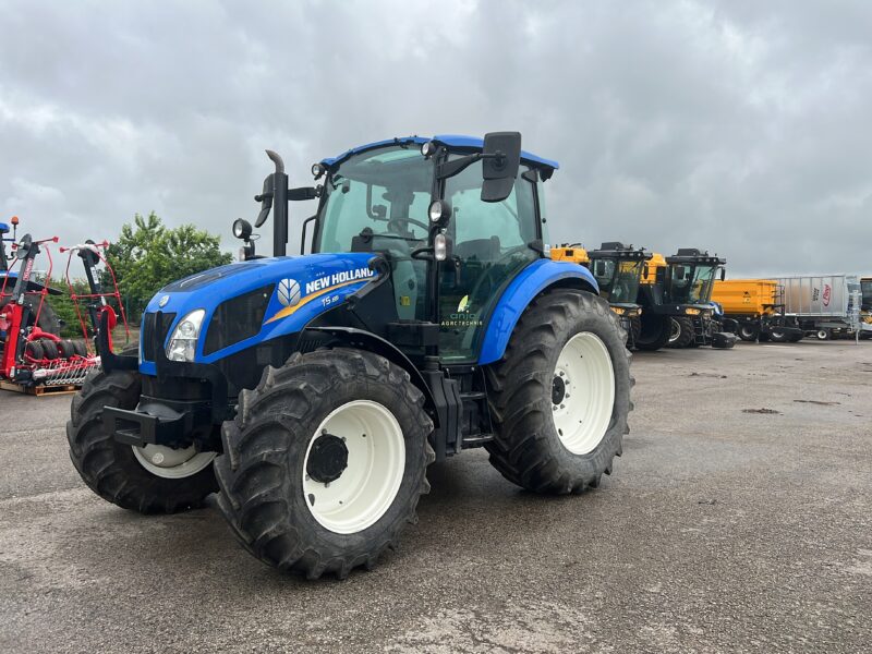 modrý traktor new holland