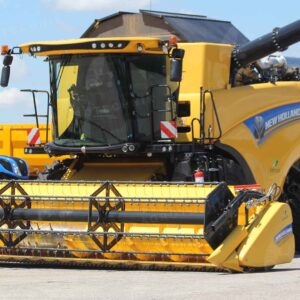 Žltý New Holland Kombajn CX 8.70