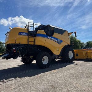 Žltý New Holland Kombajn CX 8.70