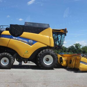 Žltý New Holland Kombajn CX 8.70