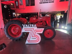 ANJA AGROTECHNIK na oslavách 75 rokov Valtra vo Fínsku.